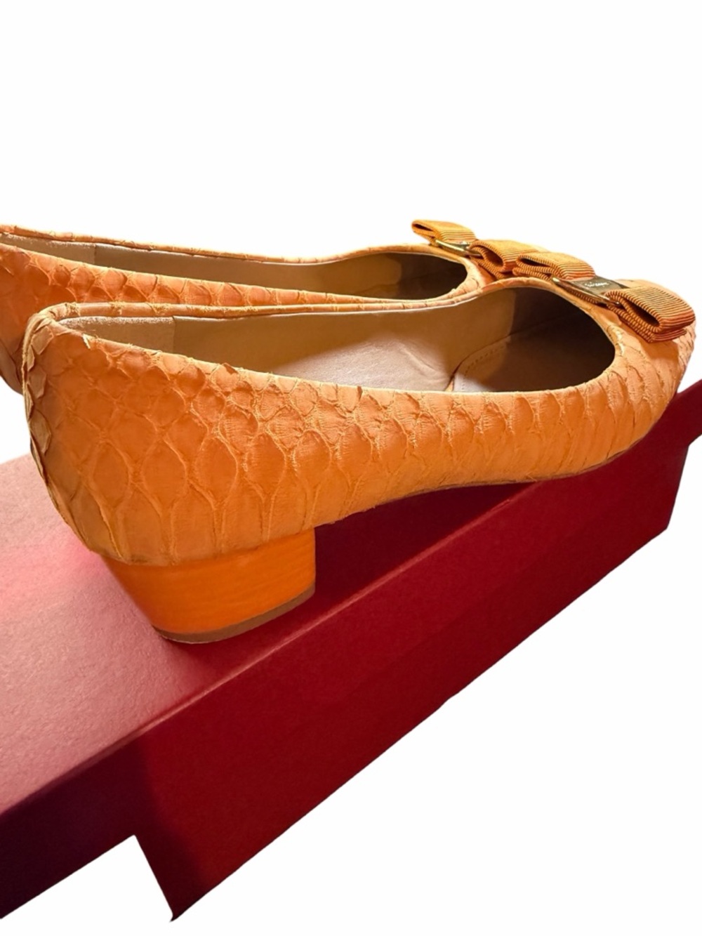 Rare NIB Salvatore Ferragamo Orange Python Vara Bow Pumps - 9B - Picture 5 of 5